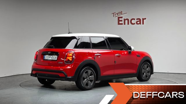 Mini COOPER 5Door Classic Third Generation купить на сайте DeffCars
