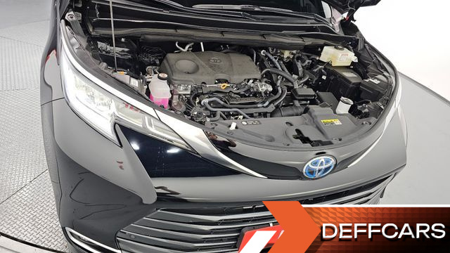 Toyota SIENNA 2.5 Hybrid 2WD купить на сайте DeffCars