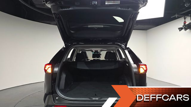 Toyota RAV4 2.5 2WD Hybrid XLE купить на сайте DeffCars