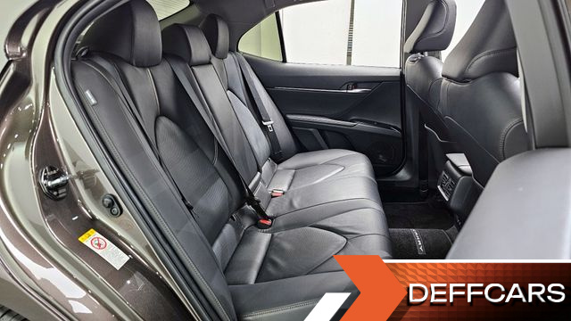 Toyota CAMRY 2.5 XLE Hybrid купить на сайте DeffCars