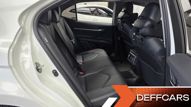 Toyota CAMRY 2.5 XLE Hybrid купить на сайте DeffCars