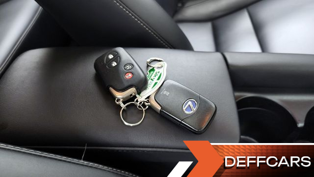Lexus CT200H 1.8 Supreme ZWA10 купить на сайте DeffCars