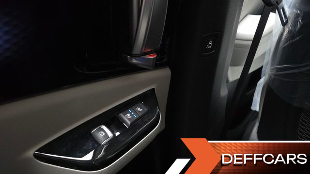 Kia CARNIVAL Gasoline 7-Seater Signature купить на сайте DeffCars