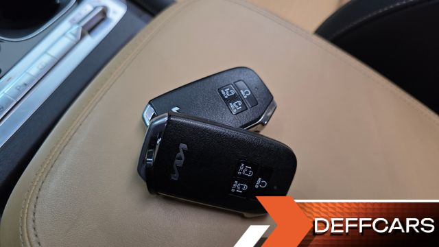 Kia CARNIVAL Gasoline 9-Seater Signature купить на сайте DeffCars