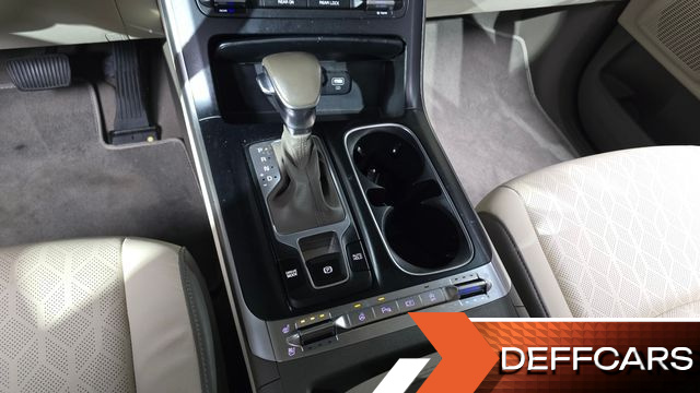 Kia CARNIVAL 11-Seater Prestige купить на сайте DeffCars