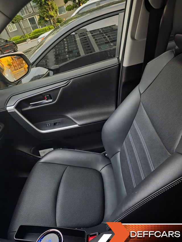 Toyota RAV4 2.5 4WD Hybrid купить на сайте DeffCars