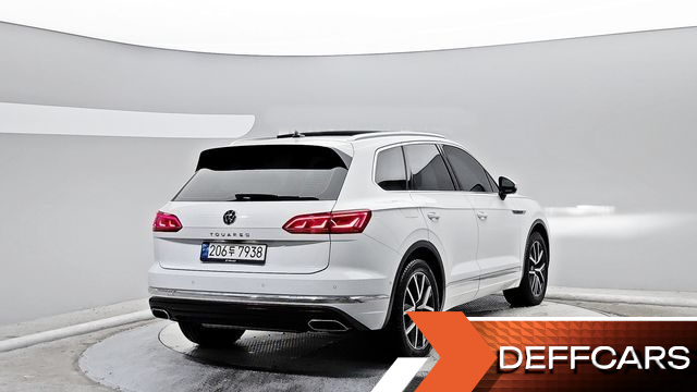 Volkswagen TOUAREG 3.0 TDI Prestige купить на сайте DeffCars