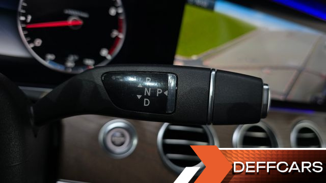 Mercedes E-CLASS E300 Exclusive купить на сайте DeffCars