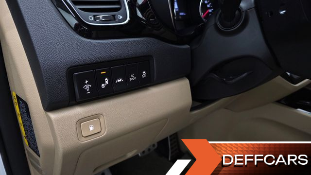 Kia CARNIVAL 9-Seater Hi-Limousine Noblesse Special купить на сайте DeffCars