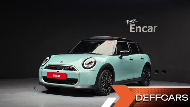 Mini COOPER 5 Door Favoured купить на сайте DeffCars