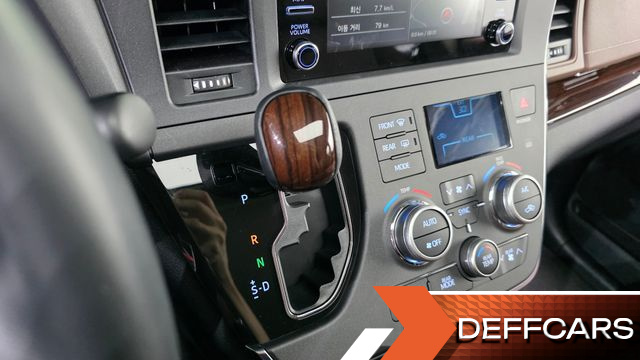 Toyota SIENNA 3.5 AWD купить на сайте DeffCars