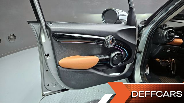 Mini COOPER 5Door Standard 3rd купить на сайте DeffCars