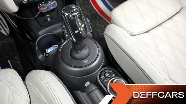Mini COOPER CONVERTIBLE Classic Third Generation купить на сайте DeffCars
