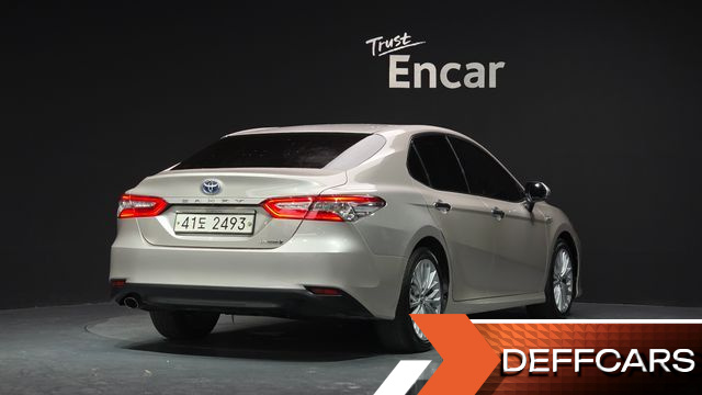 Toyota CAMRY 2.5 XLE Hybrid купить на сайте DeffCars