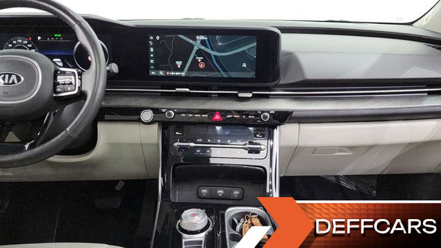 Kia CARNIVAL Gasoline 9-Seater Signature купить на сайте DeffCars