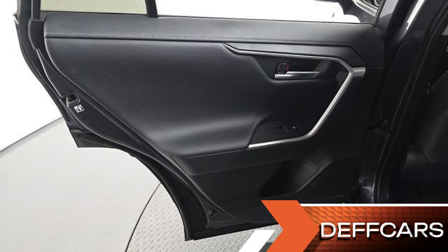 Toyota RAV4 2.5 4WD Hybrid купить на сайте DeffCars