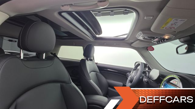 Mini COOPER Classic Plus Launch Pack Third Generation купить на сайте DeffCars