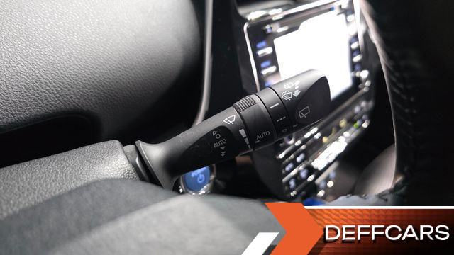 Toyota PRIUS 1.8 купить на сайте DeffCars