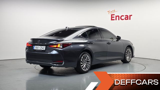 Lexus ES Executive купить на сайте DeffCars