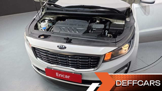 Kia CARNIVAL 11-Seater Deluxe купить на сайте DeffCars