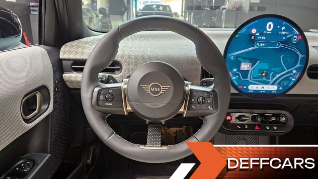 Mini COOPER 5 Door Favoured купить на сайте DeffCars