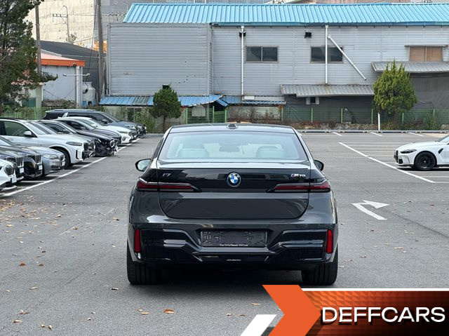BMW I7 M70 xDrive M Performance купить на сайте DeffCars