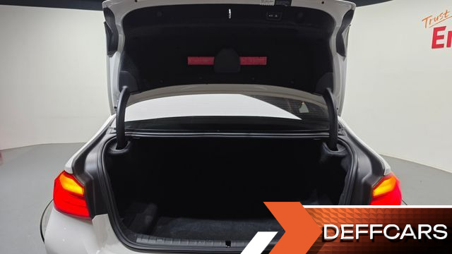BMW 5-SERIES 520i Luxury купить на сайте DeffCars