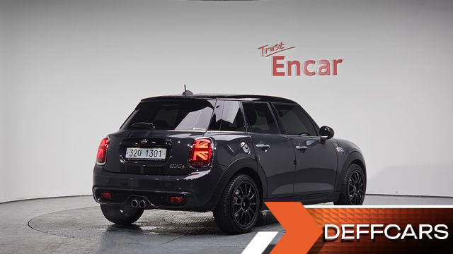 Mini COOPER 5Door Standard 3rd купить на сайте DeffCars