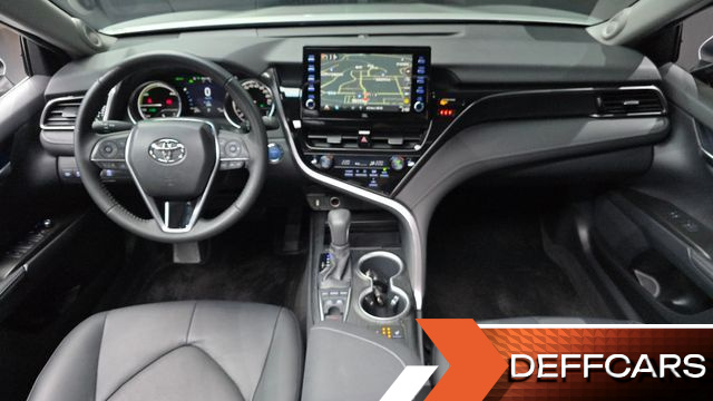 Toyota CAMRY 2.5 XLE Hybrid купить на сайте DeffCars