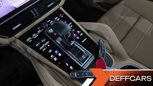 Porsche CAYENNE 3.0 E-HYBRID COUPE PLATINUM EDITION купить на сайте DeffCars