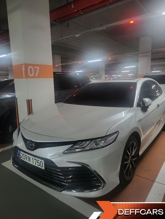 Toyota CAMRY 2.5 XLE Hybrid купить на сайте DeffCars