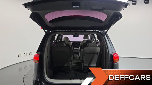Kia CARNIVAL 9-seater Prestige купить на сайте DeffCars