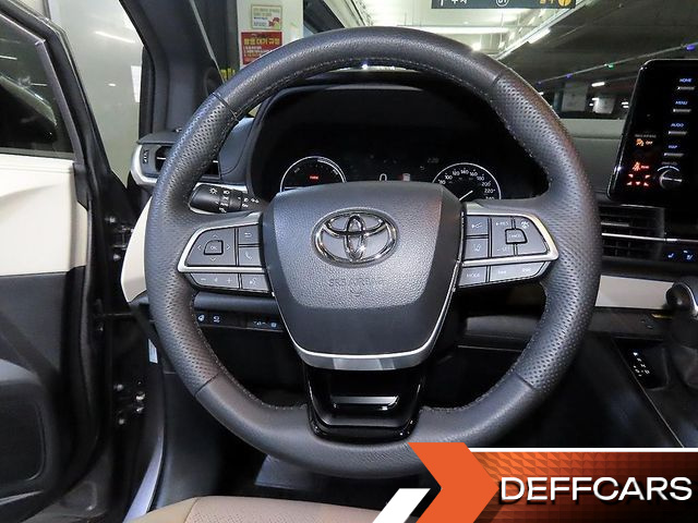 Toyota SIENNA 2.5 Hybrid 2WD купить на сайте DeffCars