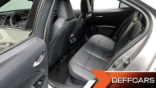 Lexus UX 2.0 AWD купить на сайте DeffCars