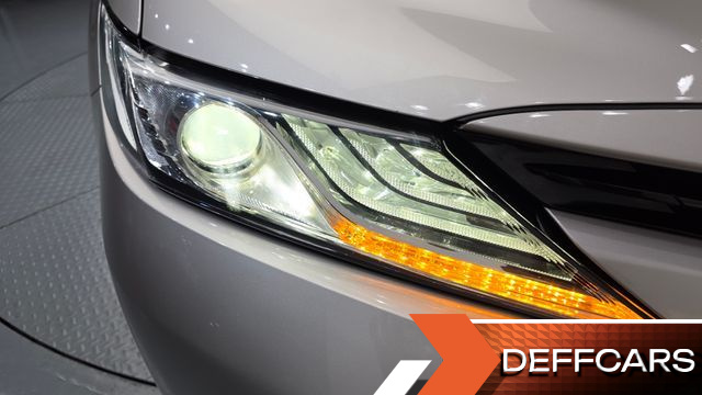 Toyota CAMRY 2.5 XLE Hybrid купить на сайте DeffCars