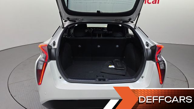 Toyota PRIUS 1.8 E купить на сайте DeffCars