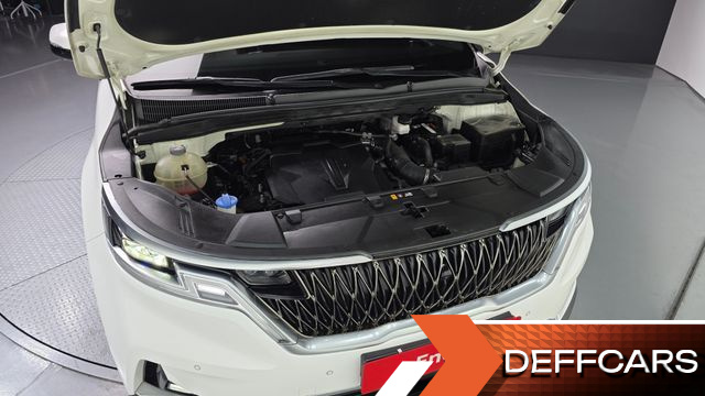 Kia CARNIVAL Gasoline 7-Seater Signature купить на сайте DeffCars