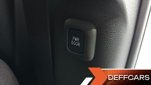 Toyota SIENNA 2.5 Hybrid 2WD купить на сайте DeffCars