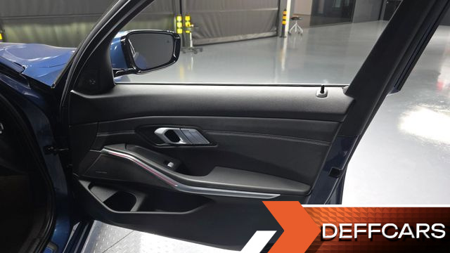 BMW 3-SERIES 320i Luxury купить на сайте DeffCars