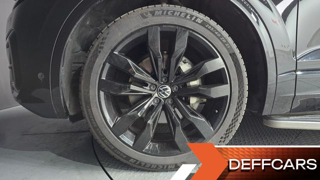 Volkswagen TOUAREG 3.0 TDI R-Line купить на сайте DeffCars