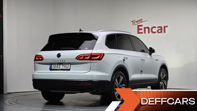 Volkswagen TOUAREG 3.0 TDI Premium купить на сайте DeffCars