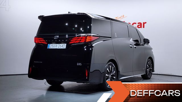 Toyota ALPHARD 2.5 HEV Executive AWD купить на сайте DeffCars