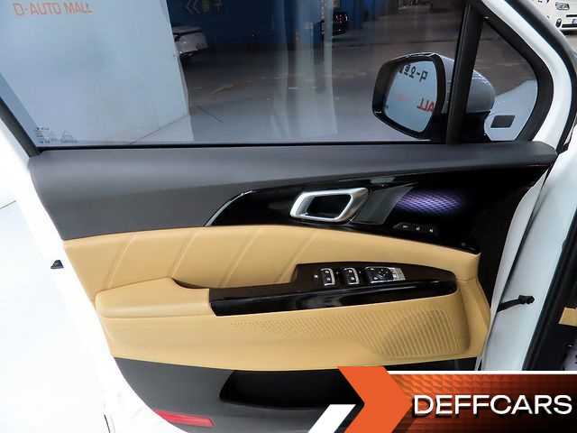 Kia CARNIVAL 9-Seater Signature купить на сайте DeffCars