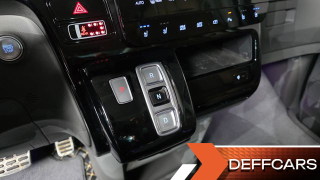 Hyundai STARIA Lounge 9-Seater Inspiration купить на сайте DeffCars