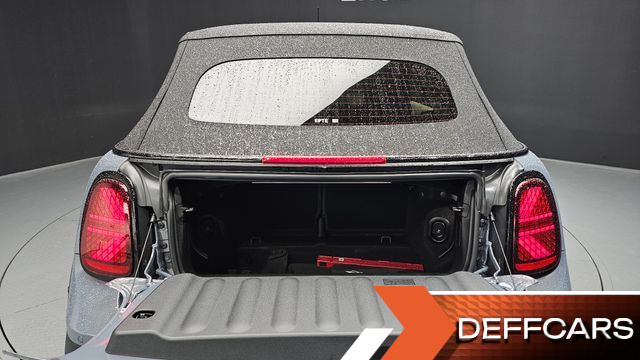Mini COOPER CONVERTIBLE Favoured купить на сайте DeffCars