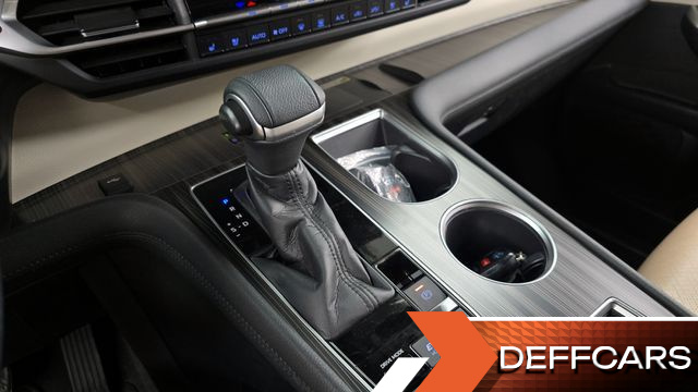 Toyota SIENNA 2.5 Hybrid AWD купить на сайте DeffCars