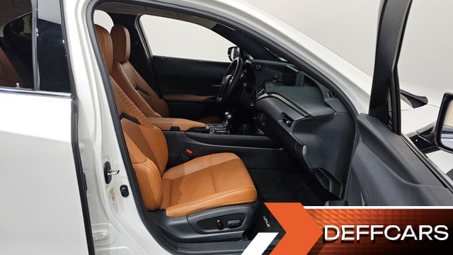 Lexus UX 2.0 2WD купить на сайте DeffCars