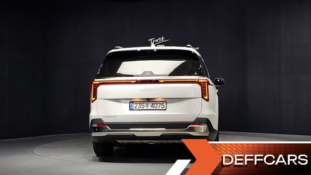 Kia CARNIVAL 9-Seater Signature купить на сайте DeffCars