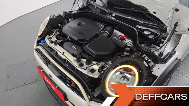 Mini COOPER CONVERTIBLE Favoured купить на сайте DeffCars