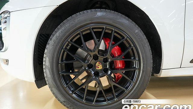 Porsche MACAN 3.0 GTS 95B купить на сайте DeffCars